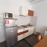 شقة Centar